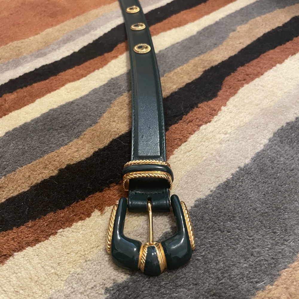 Vintage St. John leather belt in green & gold sz 8